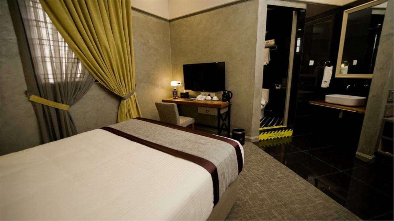 1969 Business Suites @ Ipoh Garden Bagian luar foto