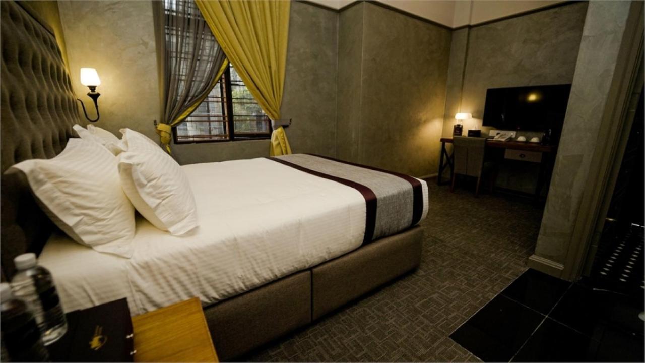 1969 Business Suites @ Ipoh Garden Bagian luar foto